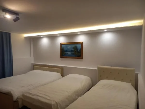 Tirane, jepet me qera apartament 1+1+Aneks , 75 m² 600 € (Rruga Ali Vasha)