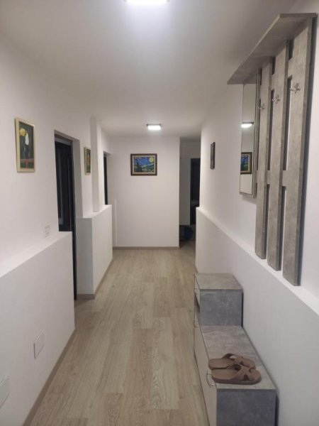 Tirane, jepet me qera apartament 1+1+Aneks , 75 m² 600 € (Rruga Ali Vasha)