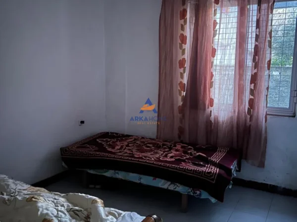 Tirane, jepet me qera shtepi 2+1 Kati 0, 80 m² 363 € 