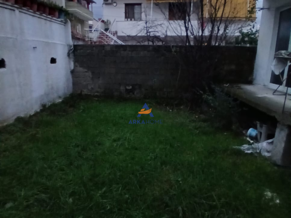 Tirane, jepet me qera shtepi 2+1 Kati 0, 80 m² 363 € 