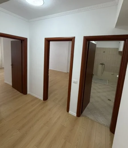 Tirane, shitet apartament 1+1 , 69 m² 91.000 € 