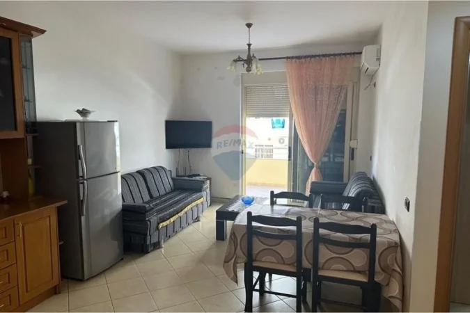 Vlore, jepet me qera apartament 2+1+Ballkon , 70 m² 550 € (Lungomare)