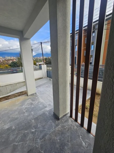 Tirane, shitet Vile 3 Katshe , 100 m² 350.000 € (Rruga Eshref Ademaj , Sauk)