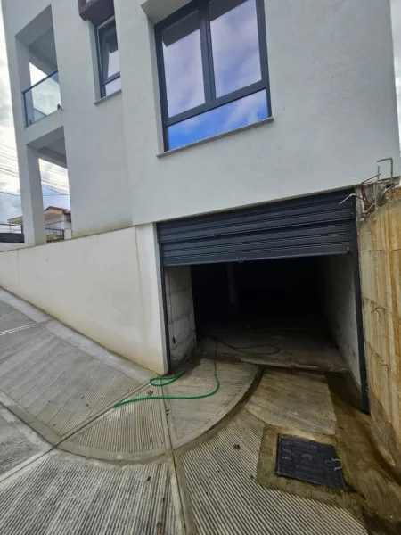 Tirane, shitet Vile 3 Katshe , 100 m² 350.000 € (Rruga Eshref Ademaj , Sauk)