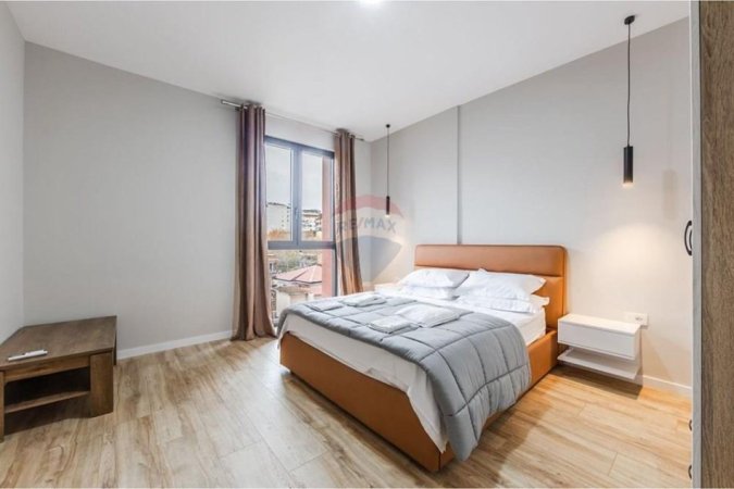Tirane, jepet me qera apartament 1+1+Ballkon , 70 m² 1.100 € (Rruga e Kavajes)