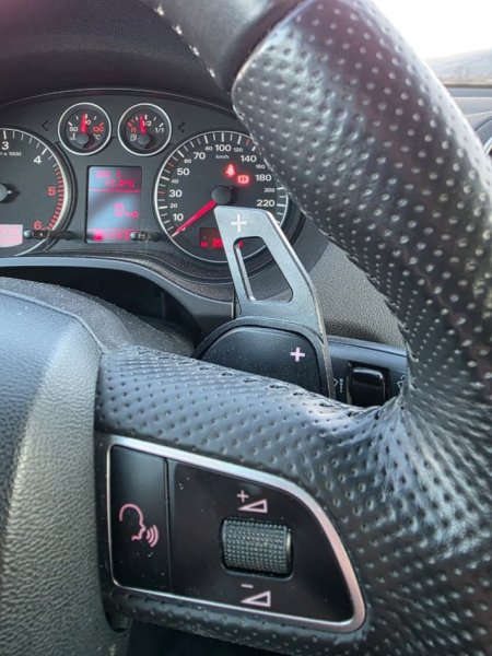 Tirane, shes makine Shitet Audi A3 Sportback Nafte, e zeze automatik Klima 252.200 km 4.700 €