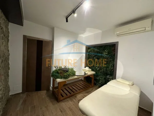 Tirane, Petro Nini, jepet me qera zyre Kati 1, 99 m² 1.300 € (petronini)