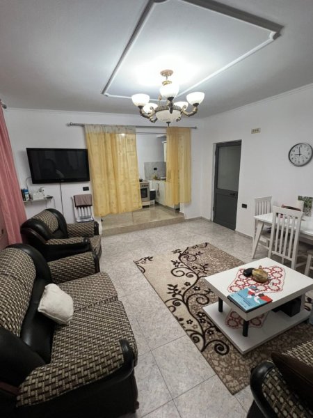Tirane, jepet me qera Vile 1+1 Kati 1, 67 m² 360 € (Rruga Idriz Dollaku)