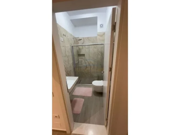 Tirane, jepet me qera apartament 2+1 Kati 4, 106 m² 650 € (kamez perballe bashkise)