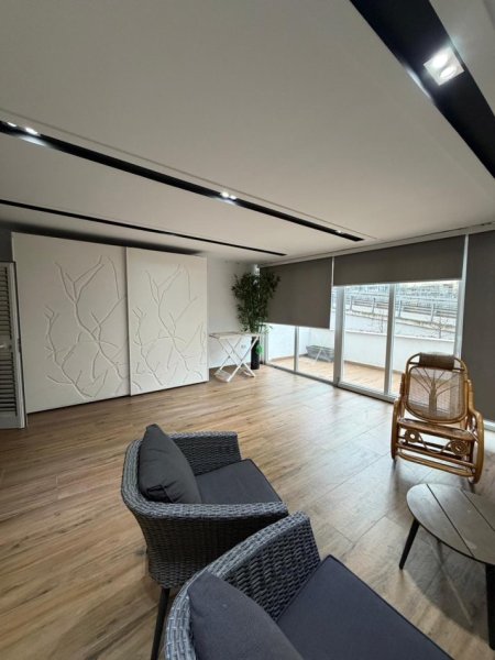 Tirane, jepet me qera apartament 2+1+Ballkon Kati 2, 1.000 € (komune e Parisit)