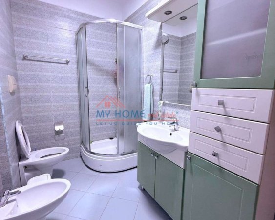 Tirane, jepet me qera apartament 2+1+Ballkon Kati 4, 95 m² 600 € (Tower Bridge)