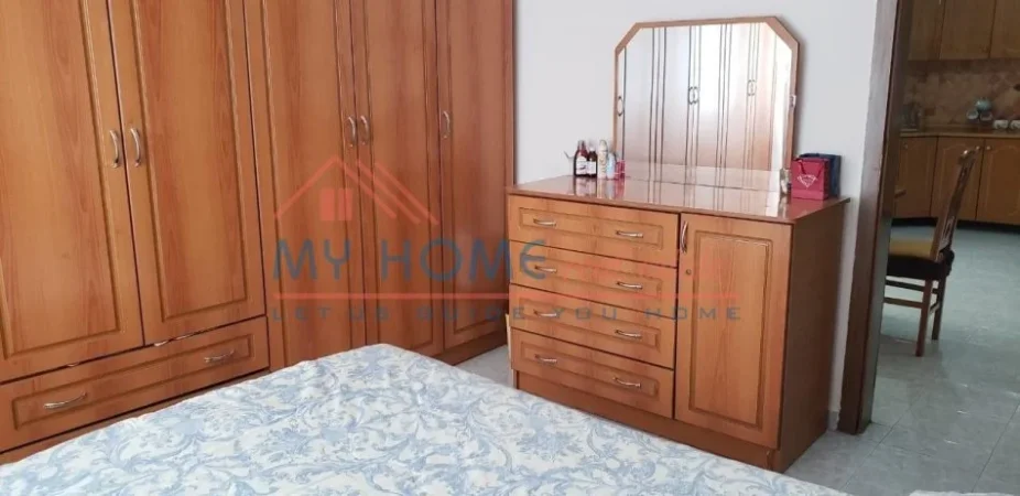 Tirane, jepet me qera apartament 2+1+Ballkon Kati 4, 85 m² 600 € (Rruga Dritan Hoxha)