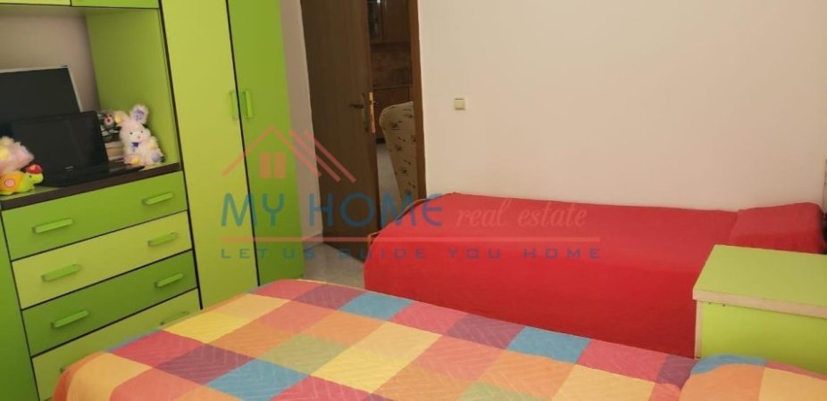 Tirane, jepet me qera apartament 2+1+Ballkon Kati 4, 85 m² 600 € (Rruga Dritan Hoxha)