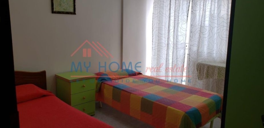 Tirane, jepet me qera apartament 2+1+Ballkon Kati 4, 85 m² 600 € (Rruga Dritan Hoxha)