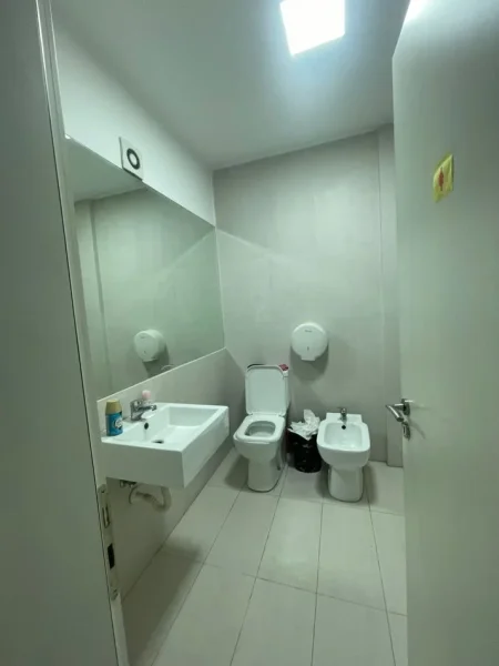 Tirane, shitet apartament 3+1 , 187 m² 470.009 € (Blloku, Rruga Brigada e VIII)