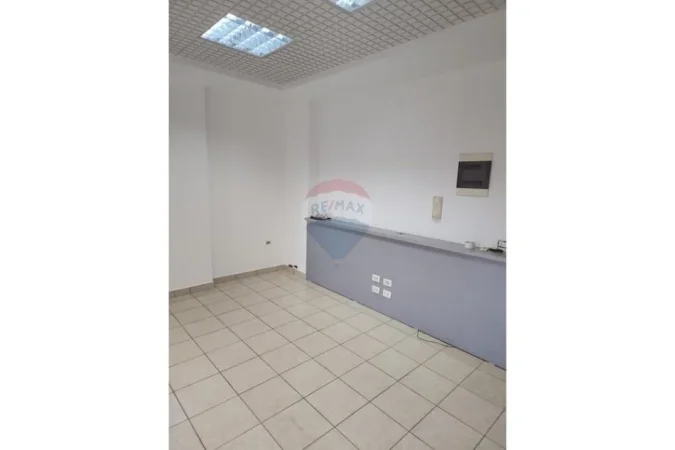 Tirane, shitet apartament 2+1 Kati 4, 97 m² 150.000 € (Kthesa e Kamzes)