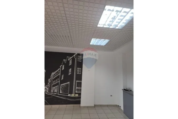 Tirane, shitet apartament 2+1 Kati 4, 97 m² 150.000 € (Kthesa e Kamzes)