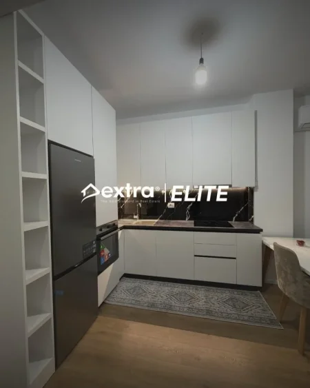 Tirane, jepet me qera apartament 1+1+Ballkon Kati 2, 63 m² 448 € (Rezidenca Kaimi)