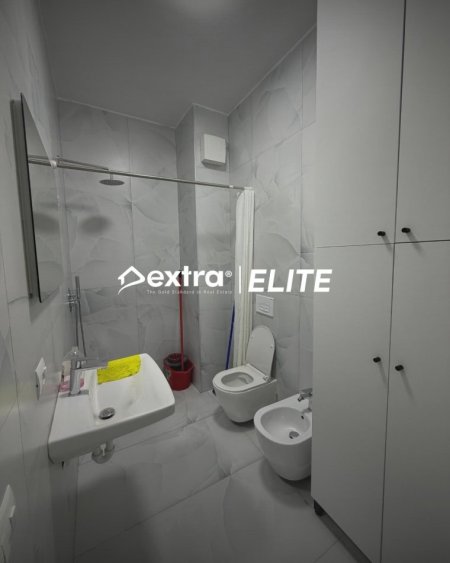 Tirane, jepet me qera apartament 1+1+Ballkon Kati 2, 63 m² 448 € (Rezidenca Kaimi)