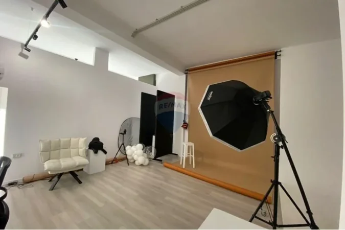 Tirane, shitet dyqan , 67 m² 165.000 € (Shkolla e Baletit, Tiranë(ID: 530221010-3324)