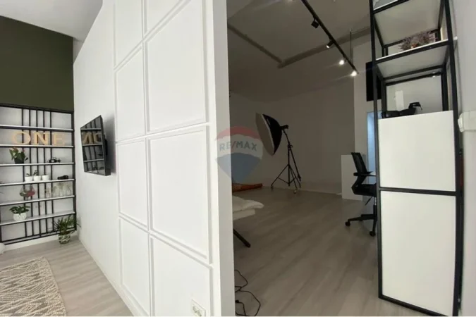 Tirane, shitet dyqan , 67 m² 165.000 € (Shkolla e Baletit, Tiranë(ID: 530221010-3324)