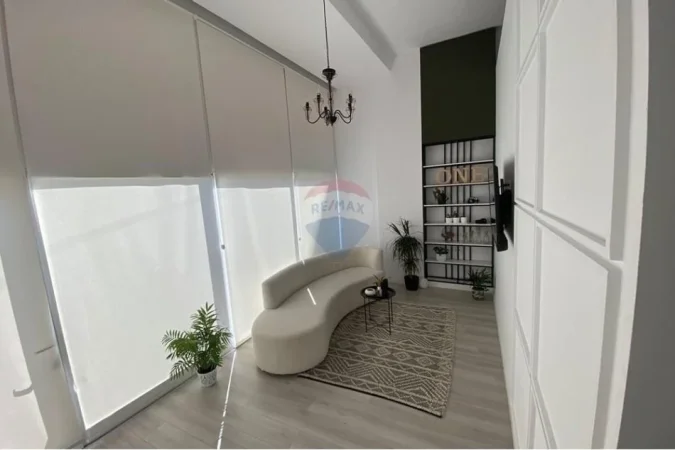 Tirane, shitet dyqan , 67 m² 165.000 € (Shkolla e Baletit, Tiranë(ID: 530221010-3324)