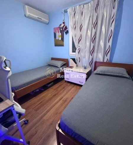 Tirane, jepet me qera apartament 2+1 Kati 3, 72 m² 900 € (Sheshi Willson)