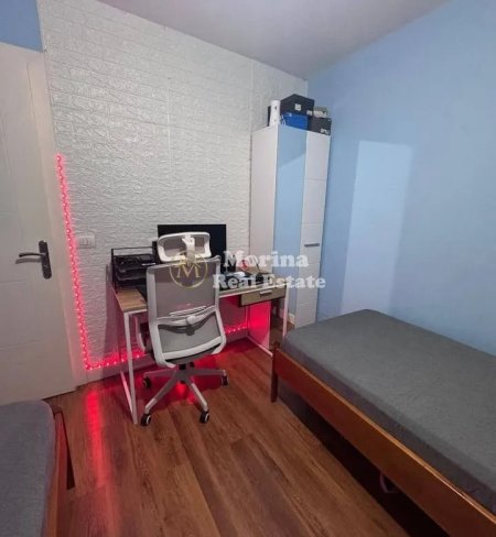 Tirane, jepet me qera apartament 2+1 Kati 3, 72 m² 850 € (Sheshi Willson)