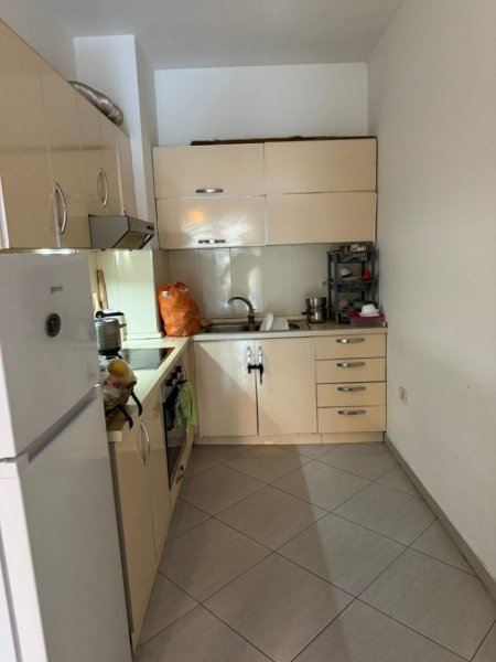 Tirane, shitet apartament 2+1+Ballkon , 106 m² 155.000 € (Astir)