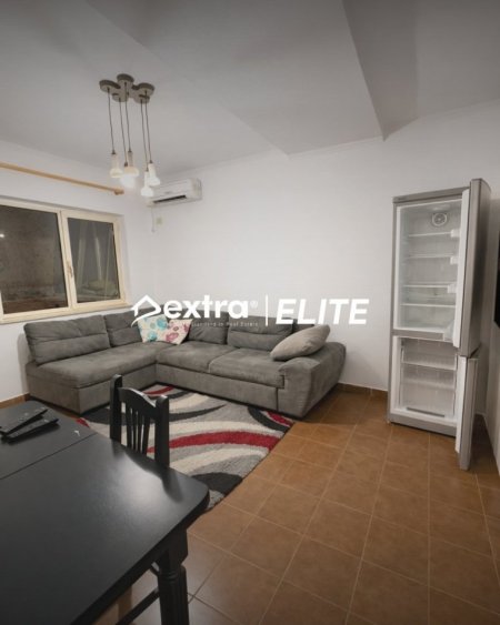 Tirane, jepet me qera apartament 1+1 Kati 5, 69 m² 400 € (Rruga 3 Dheshmoret)