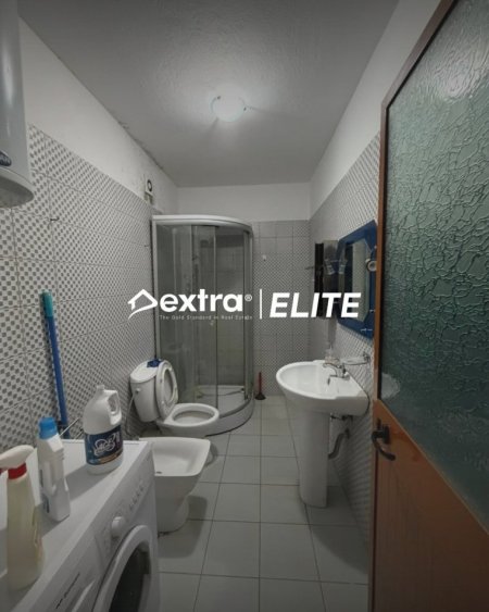 Tirane, jepet me qera apartament 1+1 Kati 5, 69 m² 400 € (Rruga 3 Dheshmoret)