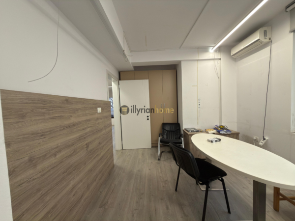 Tirane, jepet me qera ambjent biznesi Kati 1, 41 m² 450 € (Rruga Sulejman Delvina, Vasil Shanto)