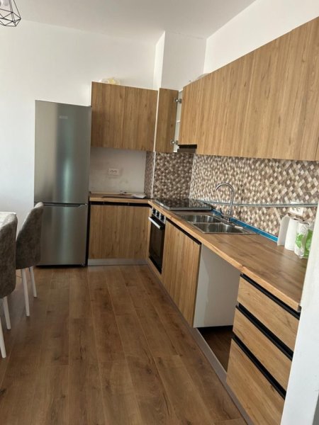 Tirane, jepet me qera apartament 1+1 Kati 6, 350 € 