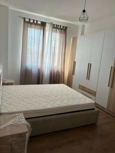 Tirane, jepet me qera apartament 1+1 Kati 6, 350 € 