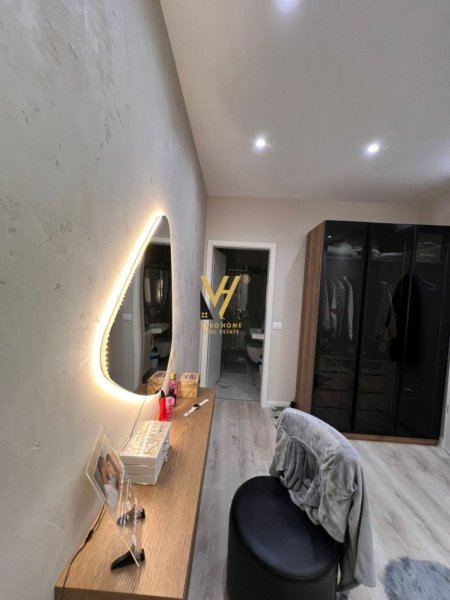 Tirane, jepet me qera apartament 2+1+Ballkon Kati 6, 95 m² 800 € (21 DHJETORI)