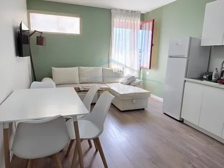 Durres, jepet me qera apartament 2+1 Kati 6, 157 m² 750 € (durres)