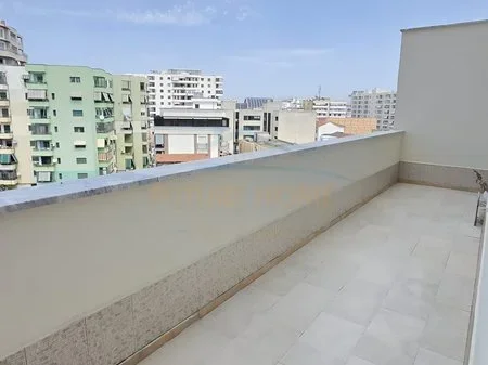 Durres, jepet me qera apartament 2+1 Kati 6, 157 m² 750 € (durres)