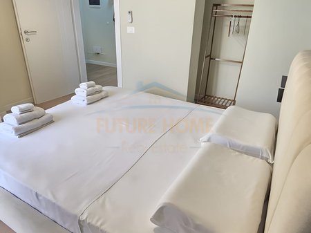 Durres, jepet me qera apartament 2+1 Kati 6, 157 m² 750 € (durres)