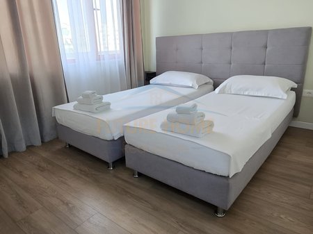 Durres, jepet me qera apartament 2+1 Kati 6, 157 m² 750 € (durres)