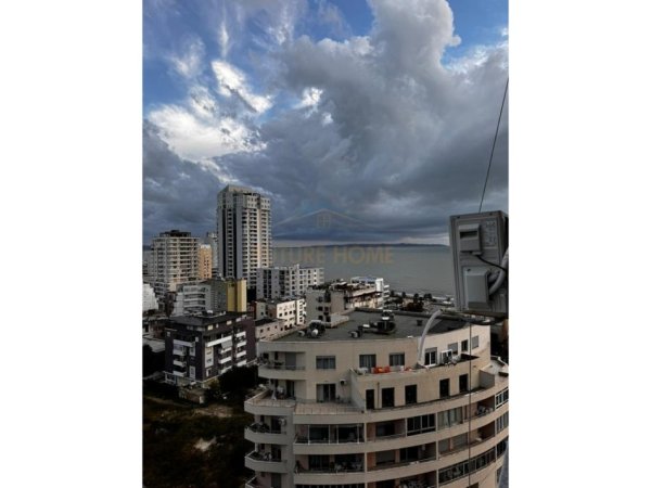 Durres, jepet me qera apartament 2+1 Kati 6, 105 m² 600 € (durres)