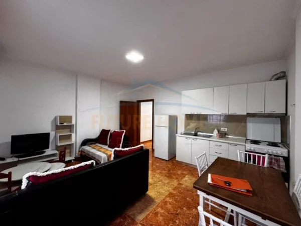 Durres, jepet me qera apartament 2+1 Kati 6, 105 m² 600 € (durres)