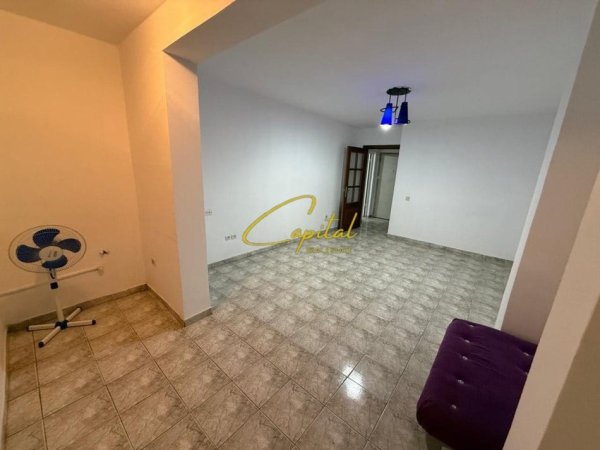 Tirane, jepet me qera zyre Kati 2, 40 m² 430 € (VASIL SHANTO)