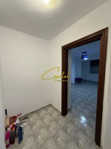 Tirane, jepet me qera zyre Kati 2, 40 m² 430 € (VASIL SHANTO)