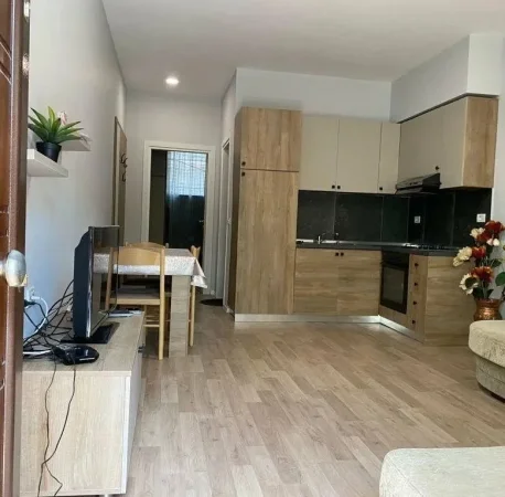 Tirane, jepet me qera apartament 1+1 Kati 0, 60 m² 400 € (Rruga e Elbasanit)