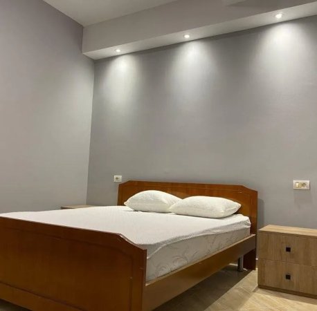 Tirane, jepet me qera apartament 1+1 Kati 0, 60 m² 350 € (Rruga e Elbasanit)