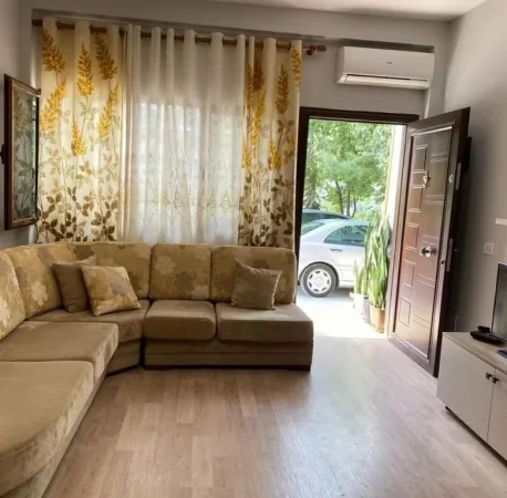 Tirane, jepet me qera apartament 1+1 Kati 0, 60 m² 400 € (Rruga e Elbasanit)