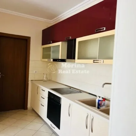 Tirane, jepet me qera apartament 3+1 Kati 4, 110 m² 450 € (Yzberisht)