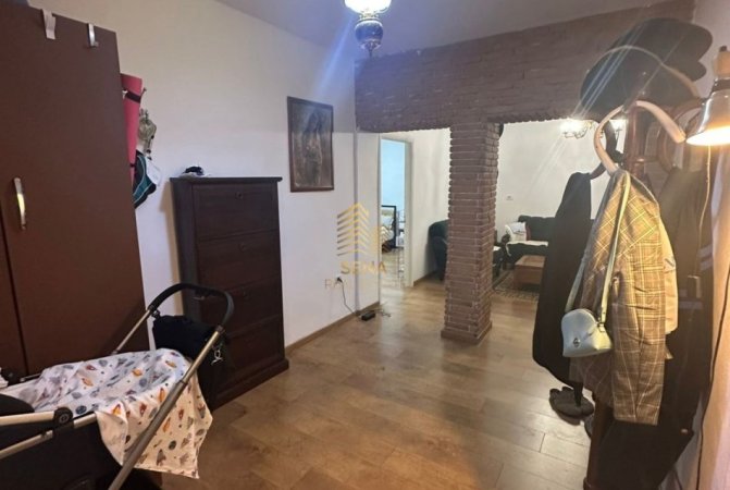 Tirane, jepet me qera apartament 1+1 Kati 1, 65 m² 600 € (Pazari i Ri)