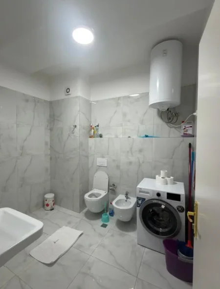 Tirane, shitet apartament 2+1 , 94 m² 235.000 € 