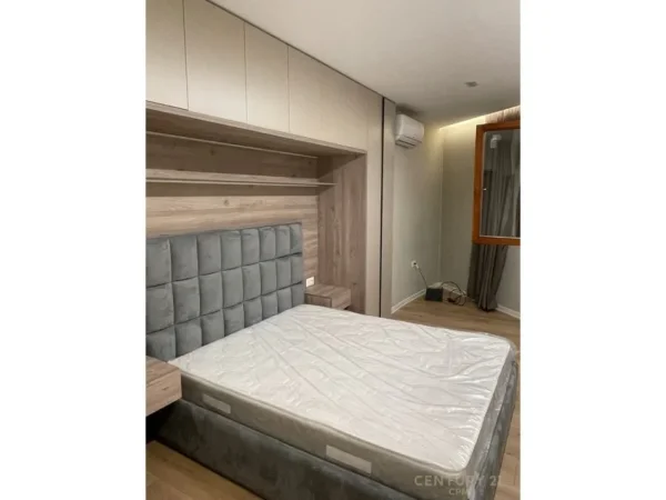 Tirane, jepet me qera apartament 1+1 Kati 5, 74 m² 800 € (Bulevardi Zogu 1)